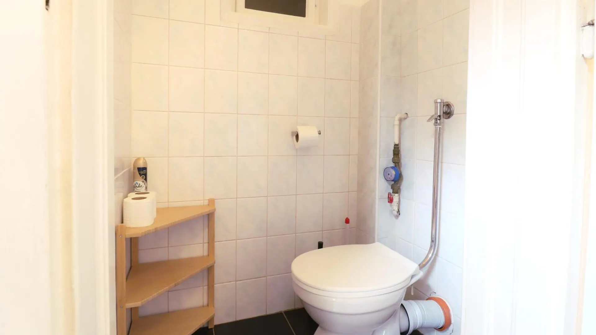 Joseph Boulevard Apartment - 3Bdr, 2Bath, 8Ppl Budapest